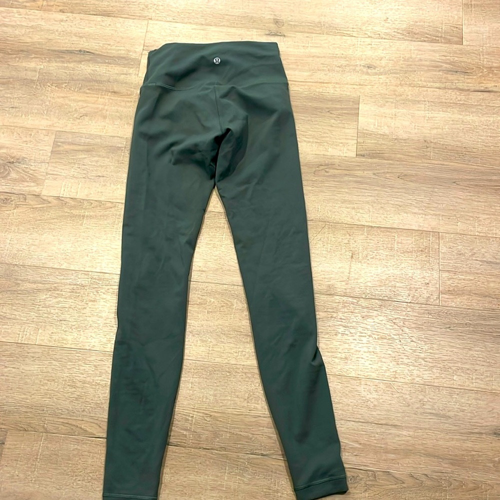 Lululemon winder under